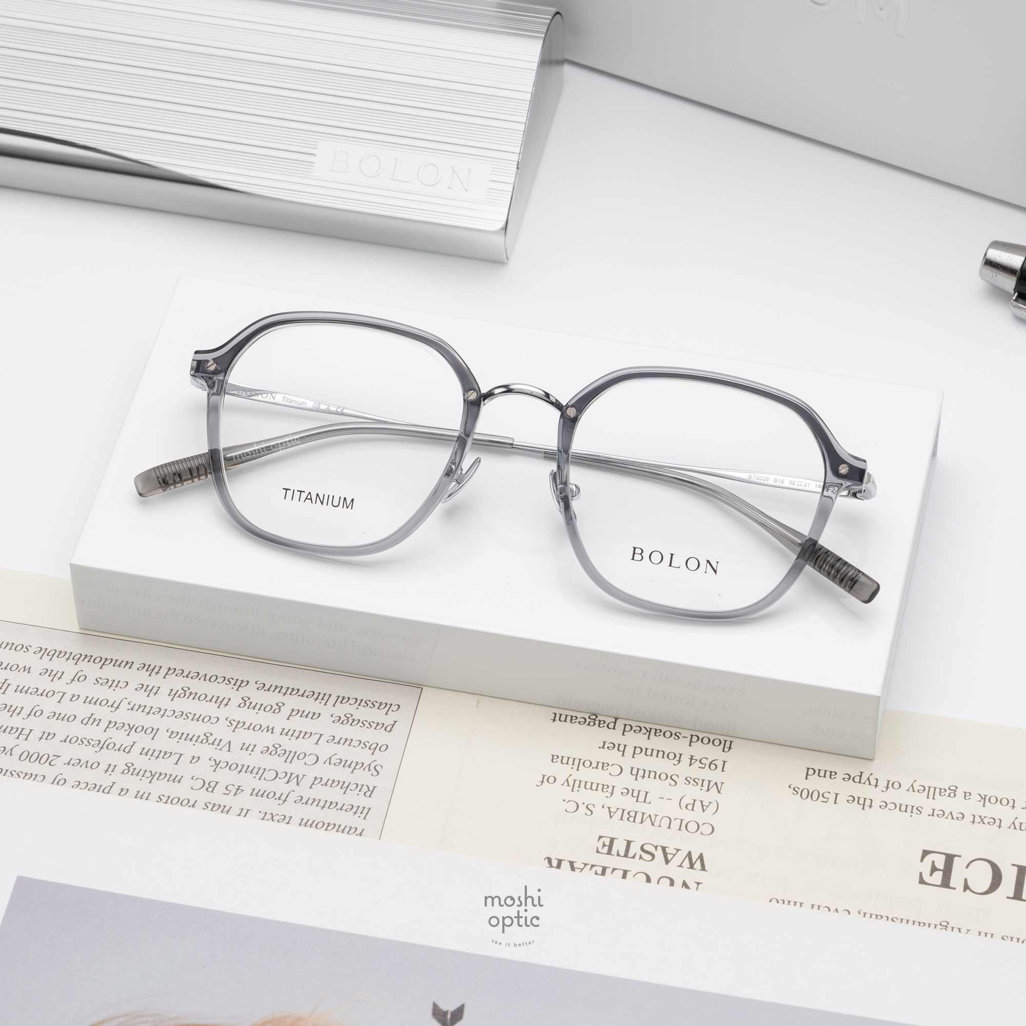 แว่นสายตา BOLON รุ่น BT6028 B16 Transparent Grey