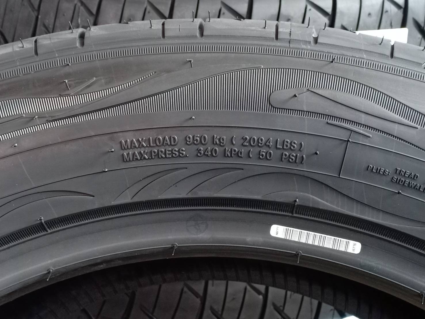 NITTO 255/50R18 NT 420SDต้องการส่วนลดราคาพิเศษ กรุณาสอบถาม