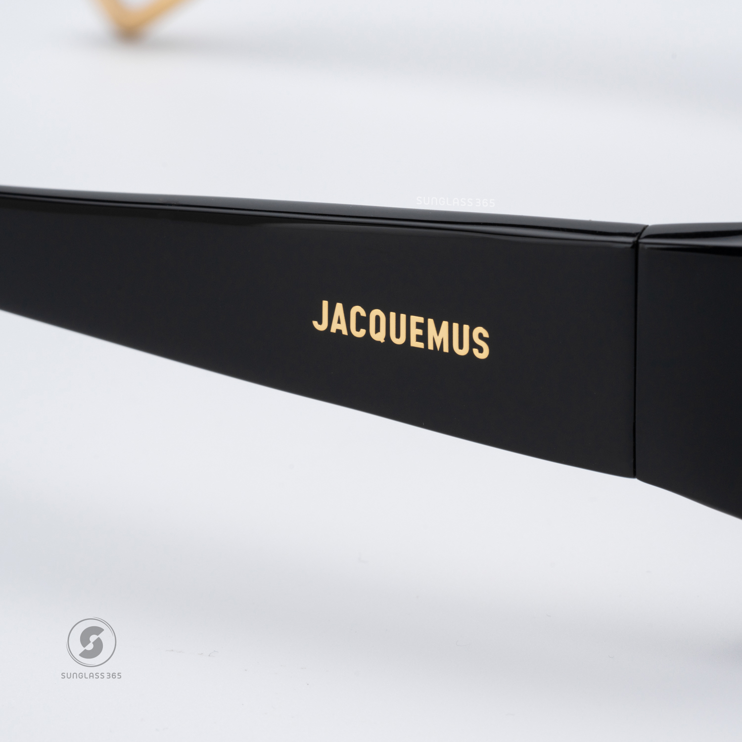 แว่นกันแดด JACQUEMUS OVALO JAC4 C1