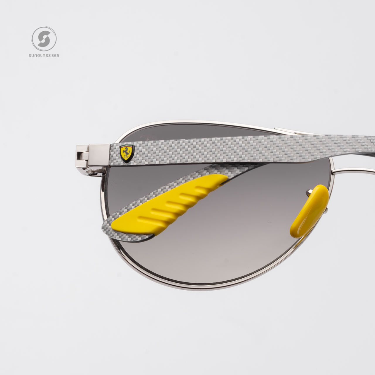 Ray-Ban RB8331M F08311 Ferrari Collection Silver Gradient