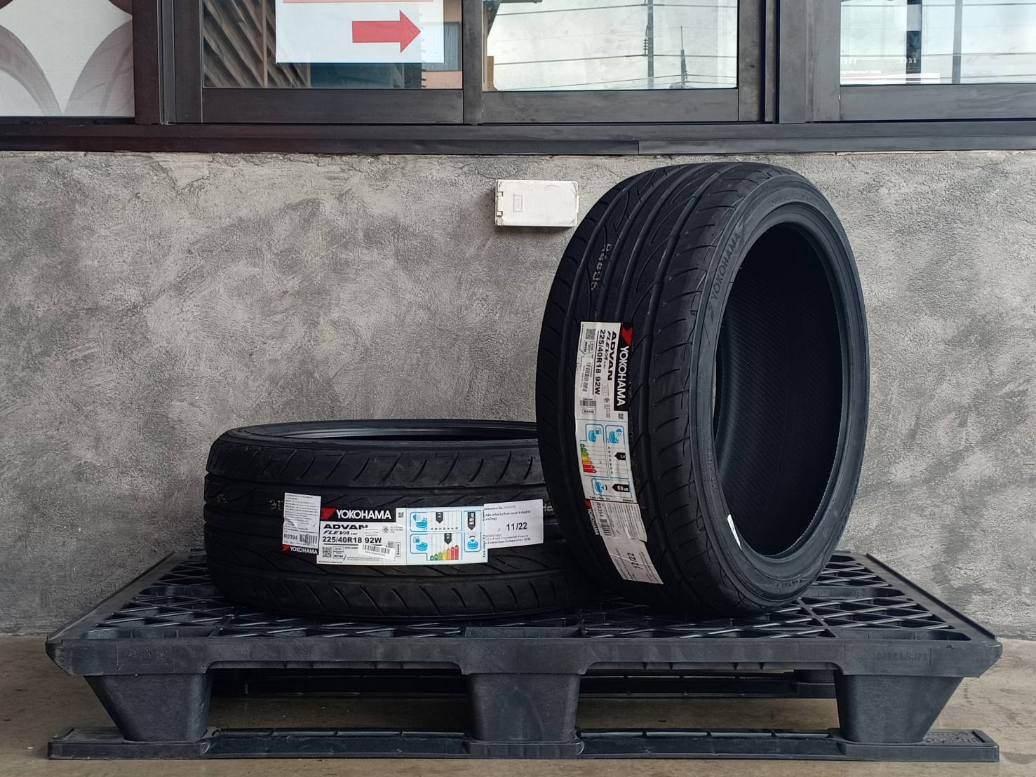 YOKOHAMA 225/40R18 FLEVA V701 92W MADE IN THE FHILIPPINES