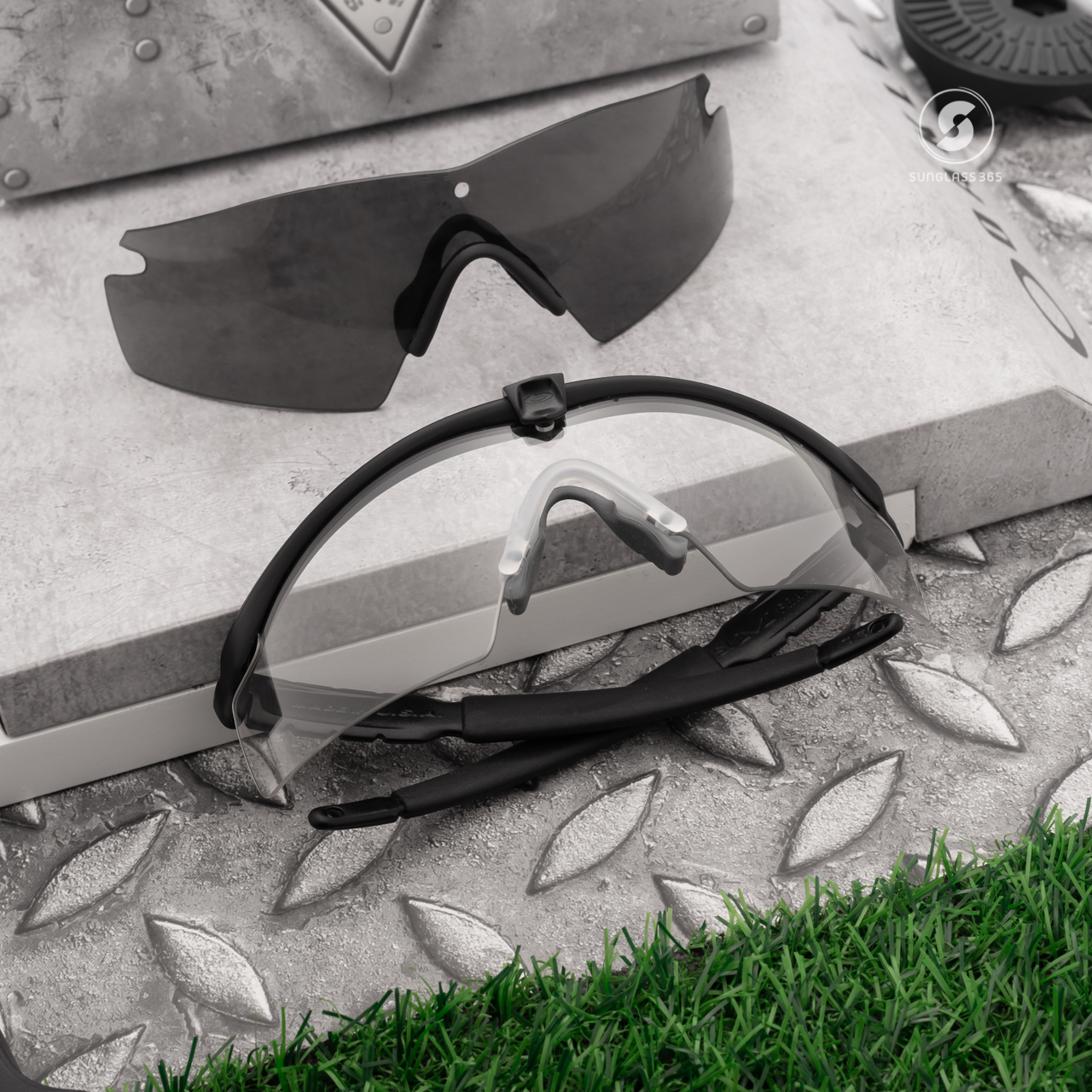 Oakley SI M Strike OO9060 11-439 มีเลนส์ให้สองสี
