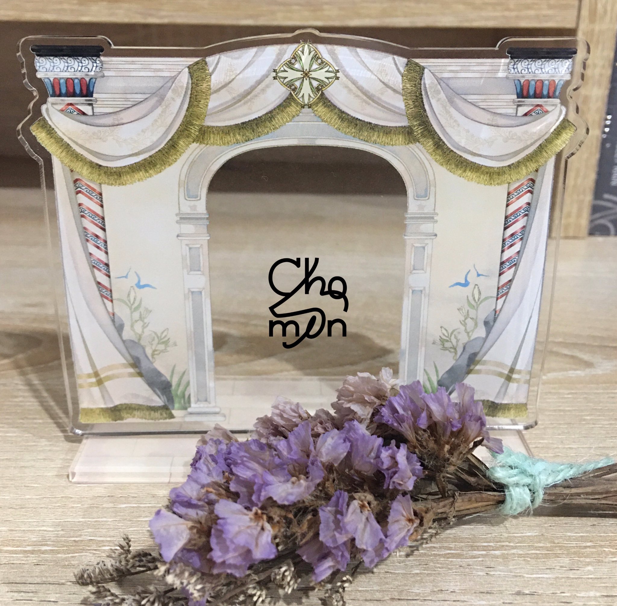 สแตนดี้อะคริลิคพร้อมฉาก เรื่องมหาบุรุษแห่งครีตัน [ส่งฟรี]