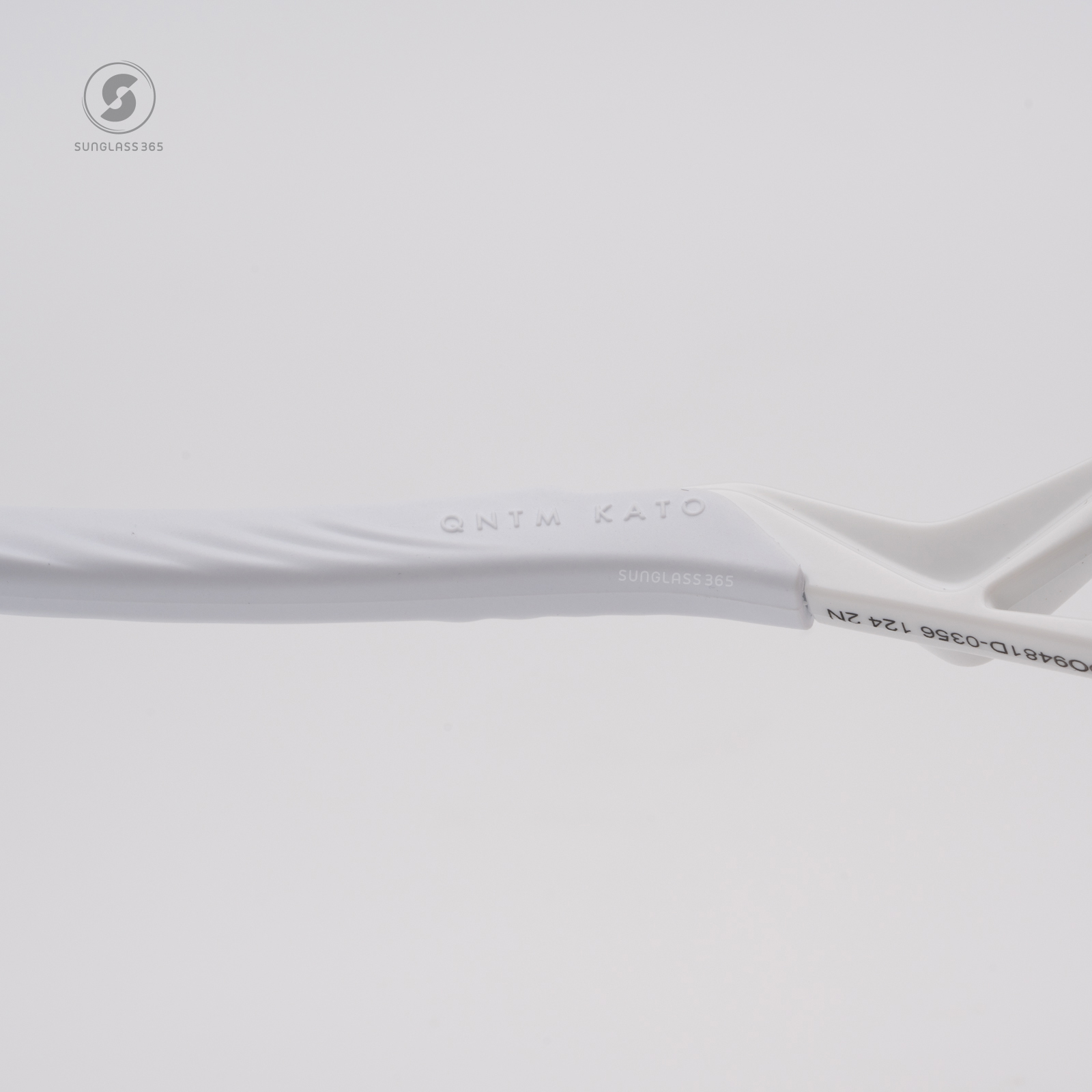 OAKLEY QNTM KATO OO9481D-03 White Prizm Road