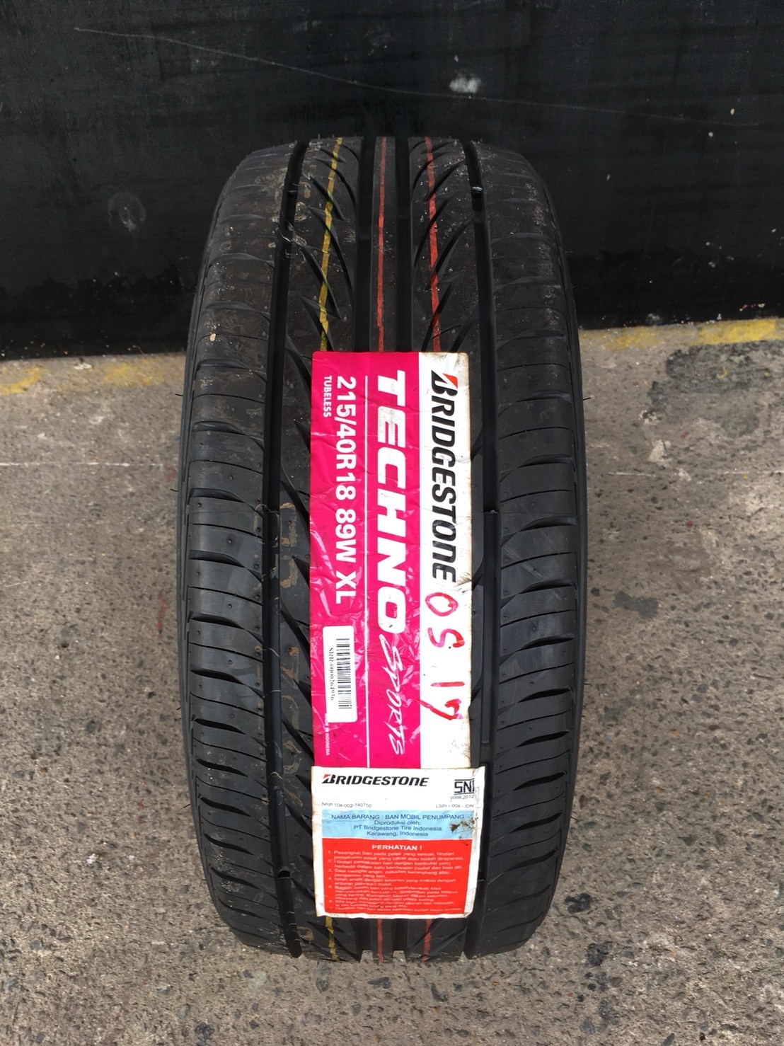 BRIDGESTONE TECHNO SPORTS 215-40-18 ลดราคา