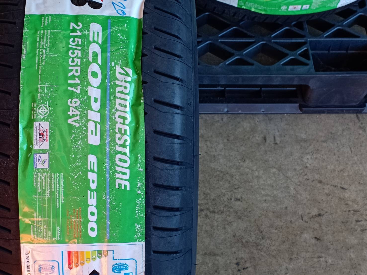 BRIDGESTONE ECOPIA EP300 215/55R17 ปี20