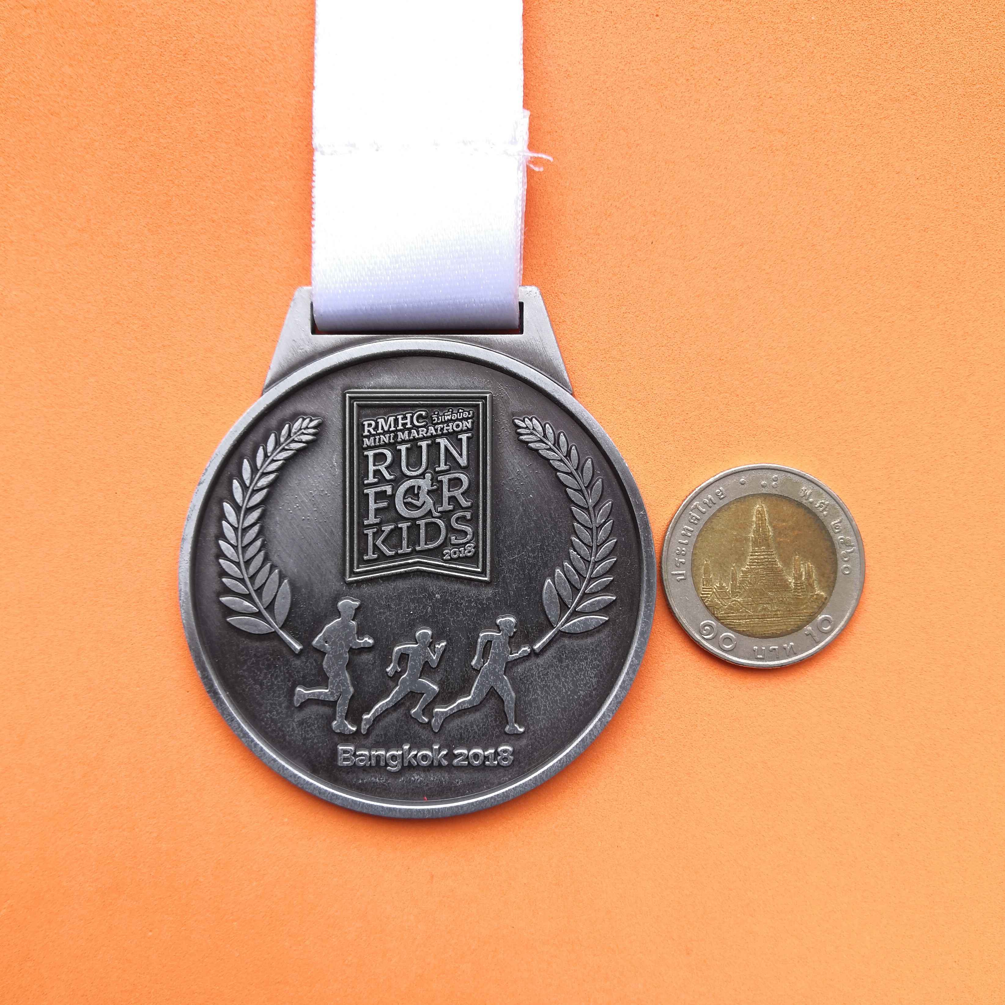 เหรียญ RMHC (มูลนิธิ โรนัลด์ แมคโดนัลด์ เฮาส์) วิ่งเพื่อน้อง MINI MARATHON Bangkok 2018 เหรียญโลหะ กว้าง 5.9 เซน