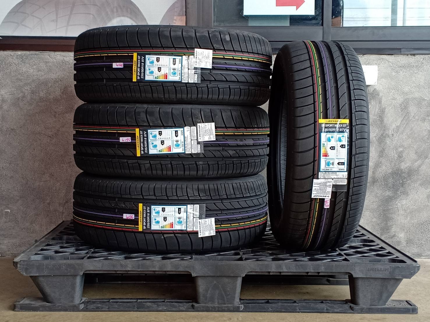 DUNLOP 235/50R18 SP SPORT MAXX GT (RUNFLAT) 97V MADE IN GERMANY