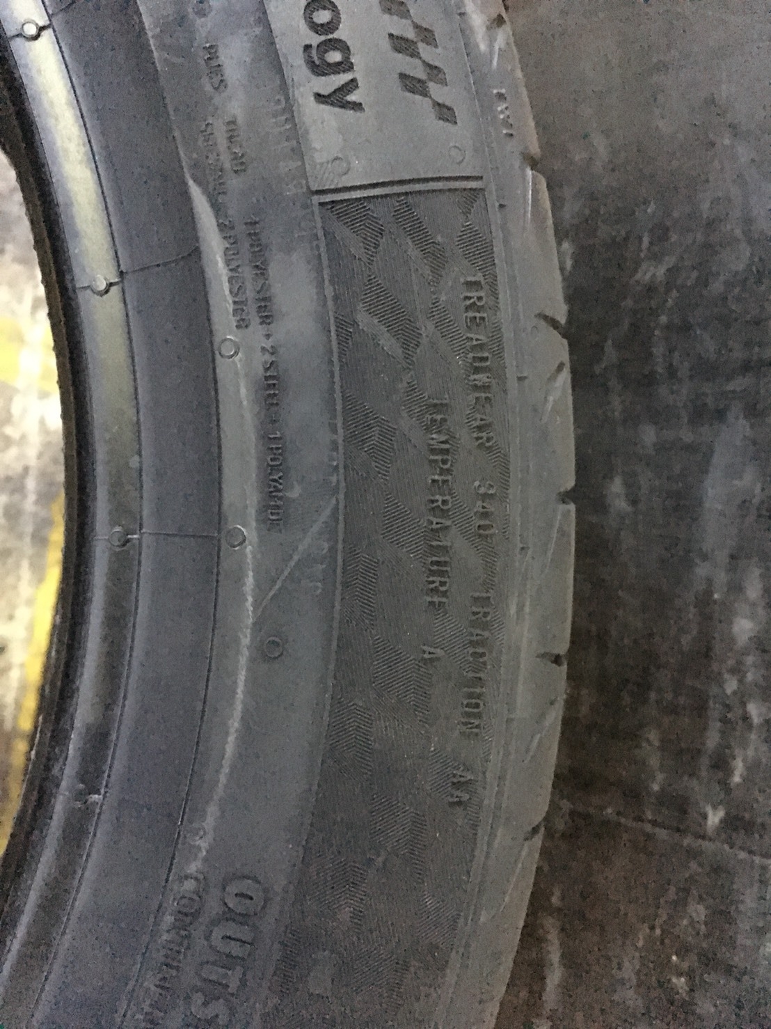 CONTINENTAL CONTACT MC6 235/45-17 เส้น 3750 ปี18 ปกติ 4800
