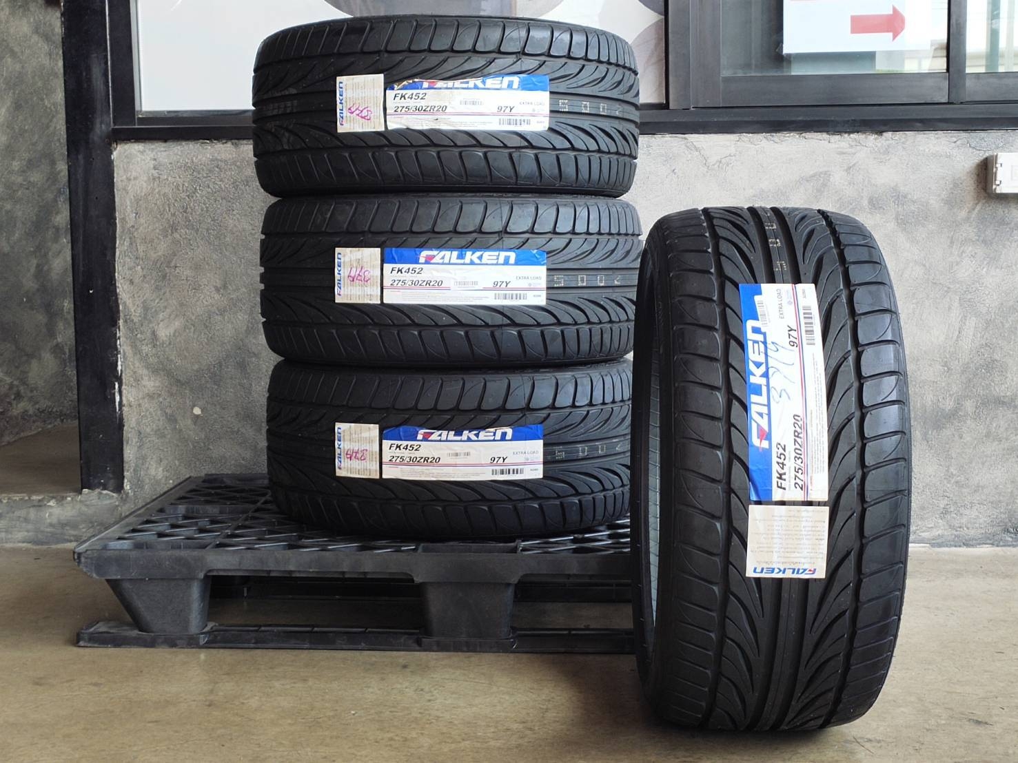 FALKEN FK452 275/30ZR20