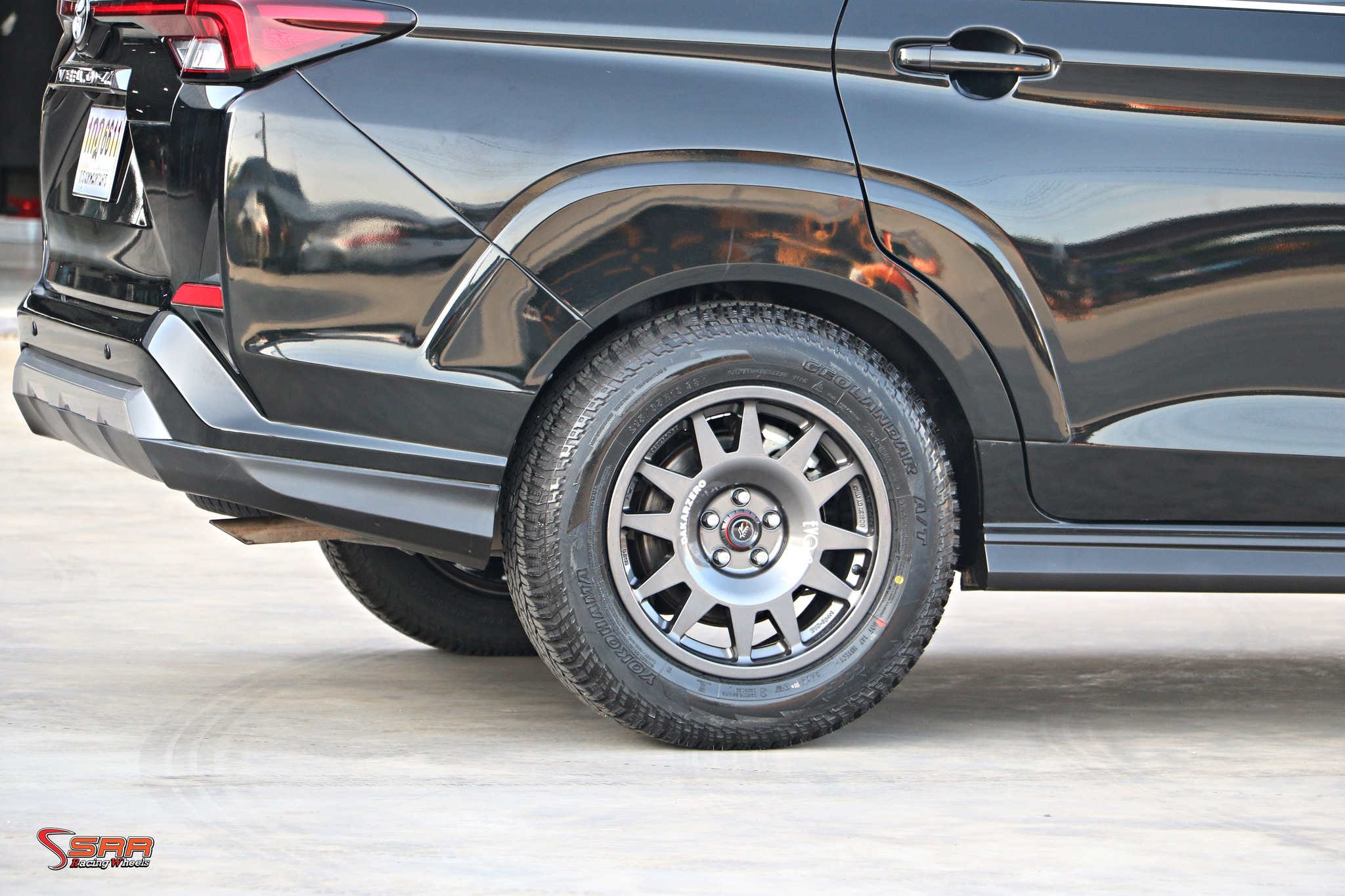 EVO ขอบ16 5รู100 กับ Toyota Veloz หล่อๆครับ