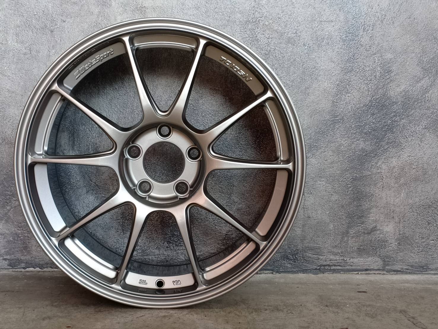 TC105N 18X8.5 ET+35 5/11.3 ราคาพิเศษ มี2สี