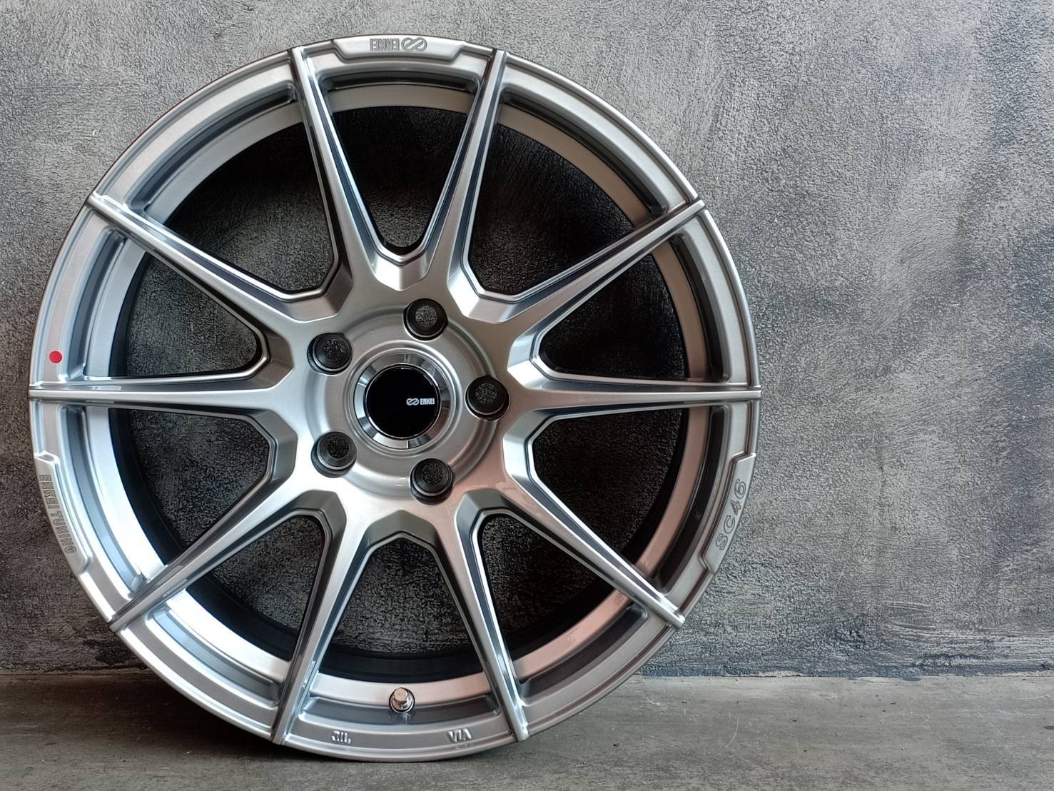ENKEI TUNING SC46 17X7.5 5H114.3 ต้องการส่วนลดราคาพิเศษ กรุณาสอบถาม