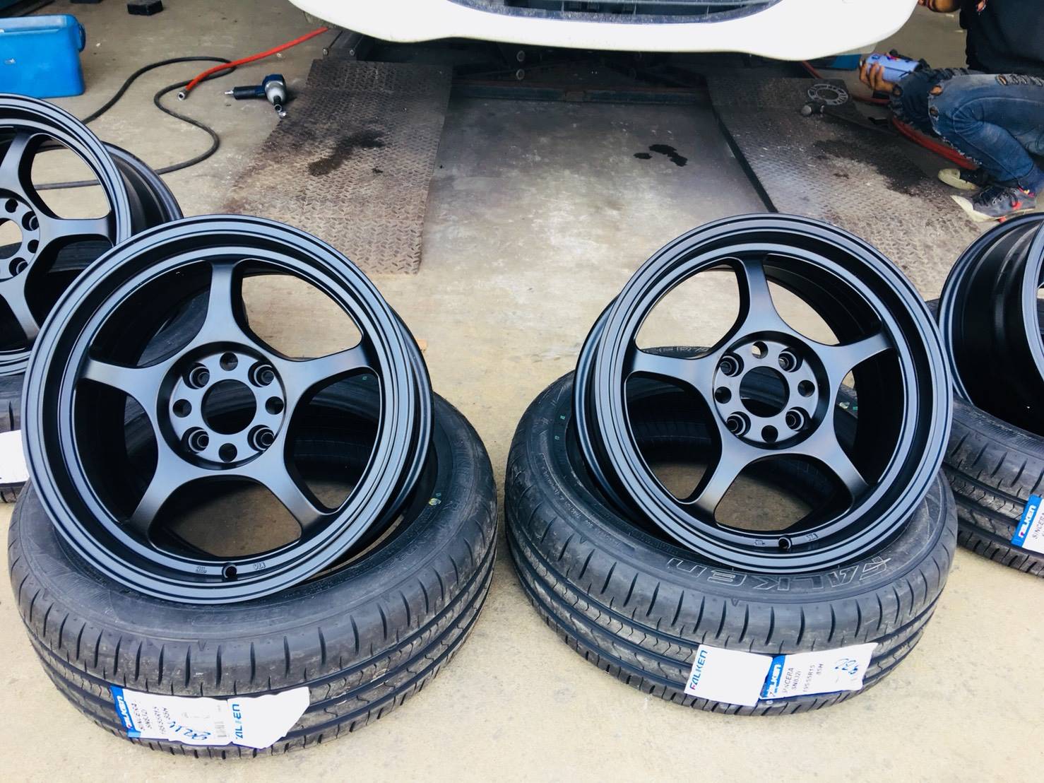 ล้อใหม่GRAMLIGHT ขอบ15ยางFALKEN ชุด 9980 ปกติ 18000