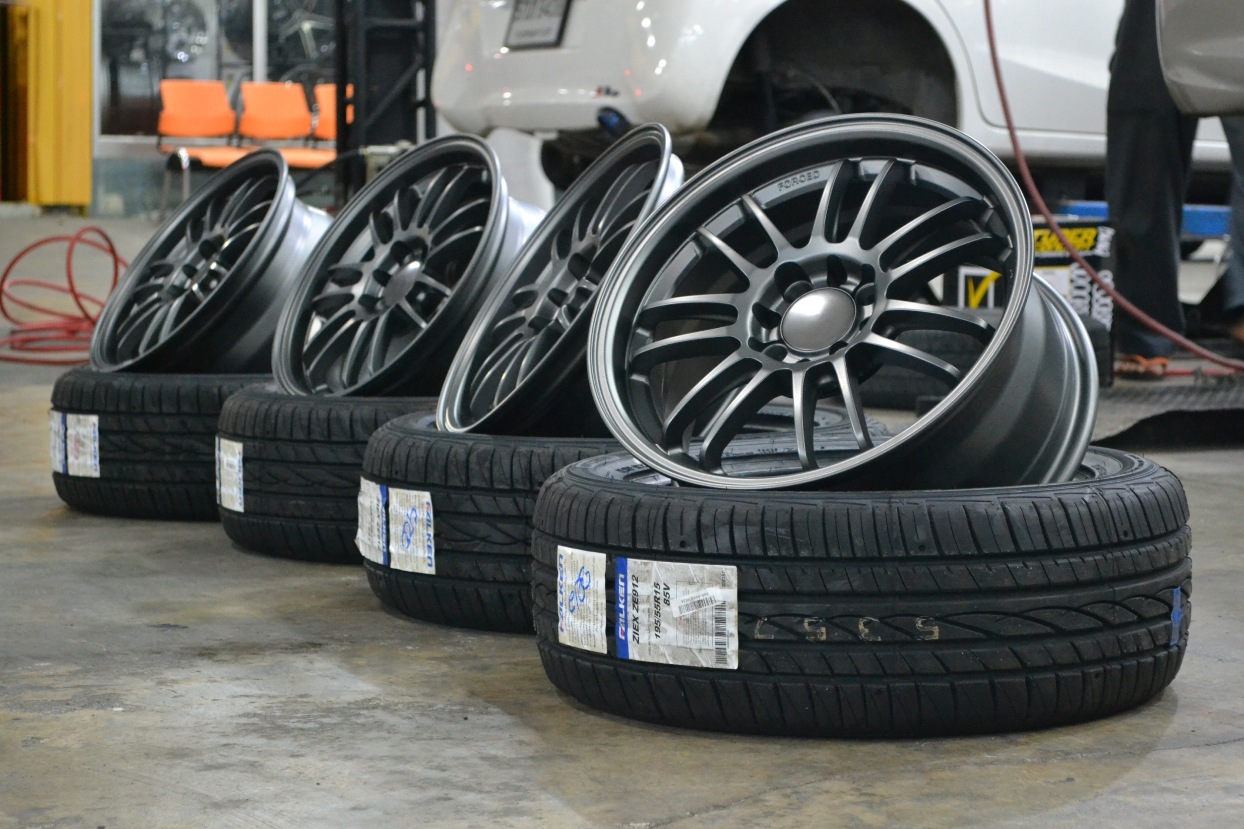 ล้อใหม่ RE30 ขอบ 15 พร้อมยาง ราคาถูก