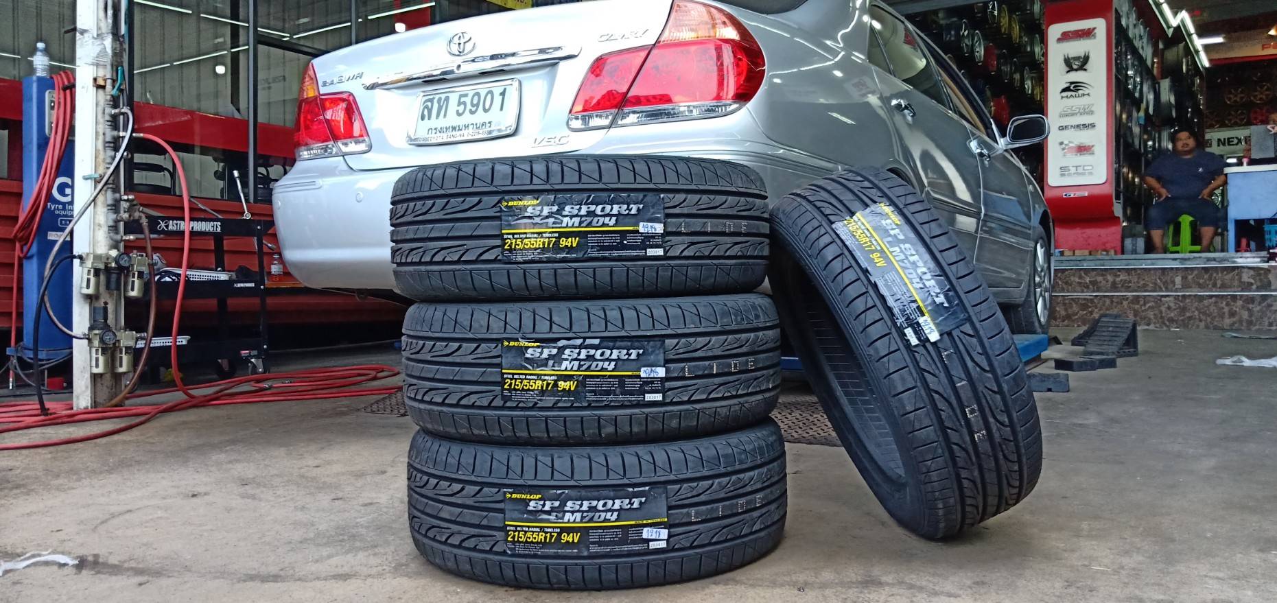 DUNLOP LM704 215-55-17 ซื้อ2แถม2 ใส่ CAMRY