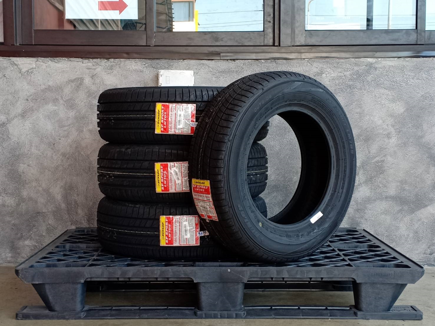 DUNLOP 185/65R14 SP SPORT LM705 86H MADE IN THAILAND