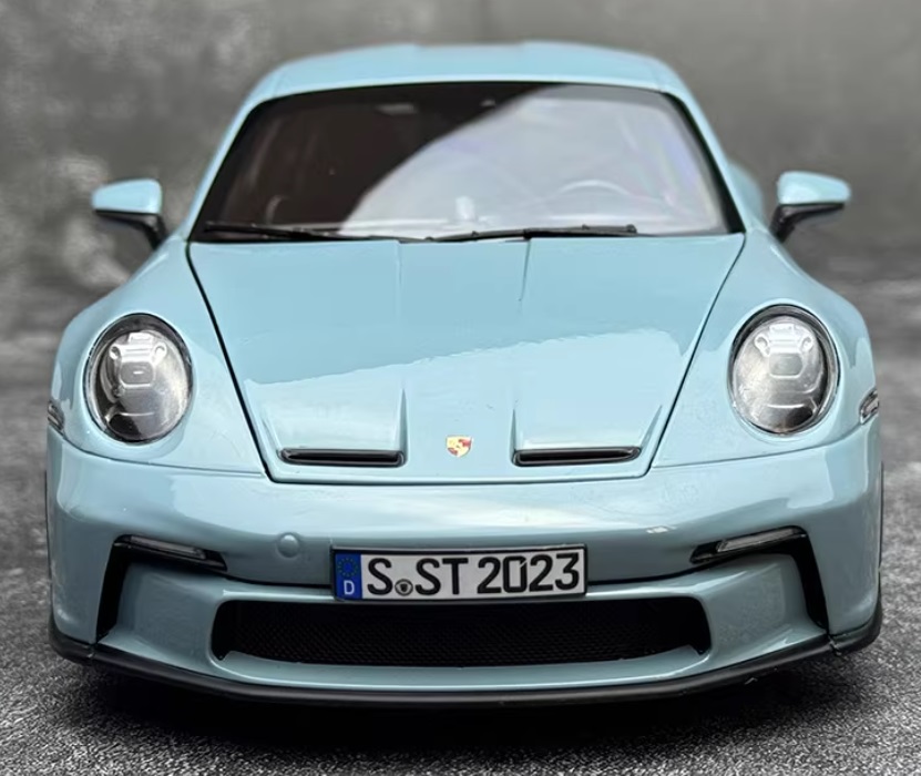 โมเดลรถ โมเดลรถยนต์ porsche 911 ST 2023 4