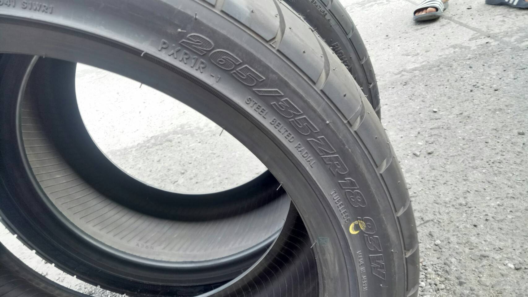 ยางใหม่ ลดราคา TOYO R1R 265/35-18 เส้น 7800 ปกติ 12000