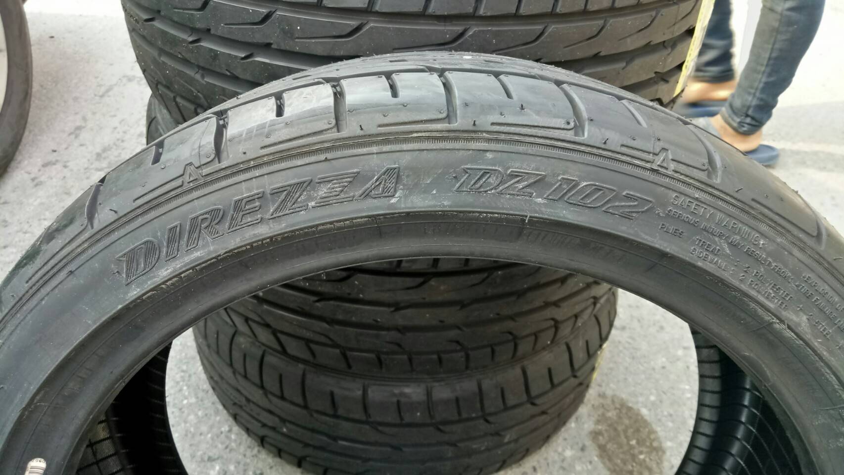 DUNLOP DZ102 205/40R17 ซื้อ2แถม2