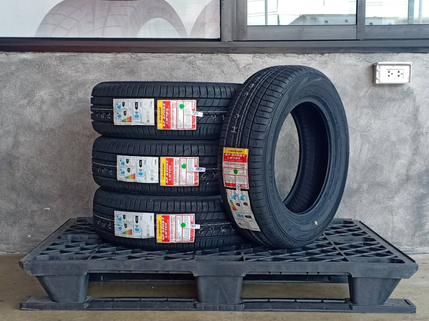 DUNLOP 185/65R15 SP SPORT LM705 88H MADE IN THAILAND