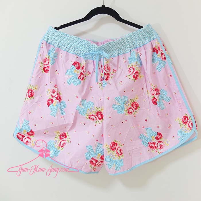 *เอว38-52นิ้ว*กางเกงขาสั้นคนอ้วนผ้าcottonสีชมพูลายโบว์กับดอกไม้ ยางยืดรอบเอวแต่งโบว์ ด้านหลังมีกระเป๋า สวยเก๋น่ารักมากๆค่ะ