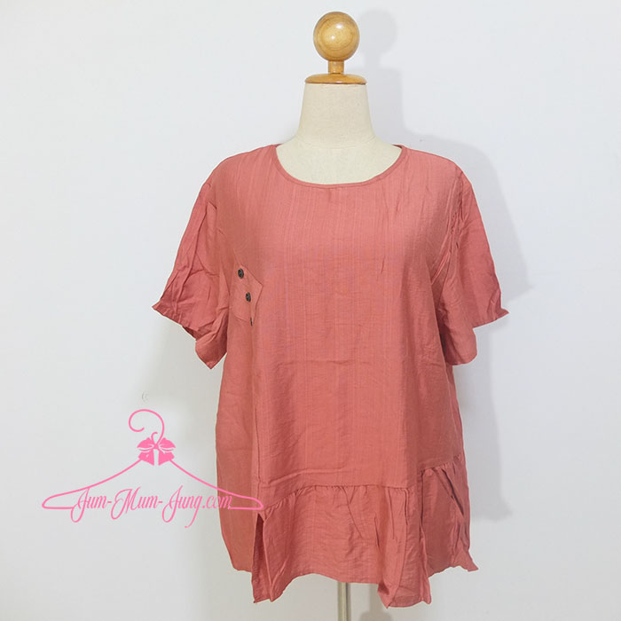 *อก50-52นิ้ว*เสื้อผ้าคนอ้วนผ้าลินินสลาฟสีชาเย็นแต่งกระดุม3เม็ดต่อระบายชายผ่าเล็กน้อย สวยเก๋น่ารักมากๆค่ะ