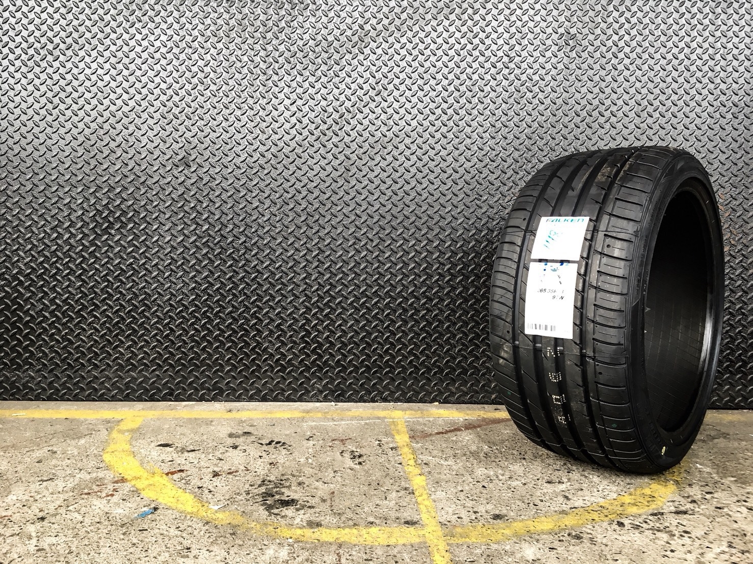 FALKEN ZE914 265-35-18 เส้น 5500 ปกติ 7500 ปี18