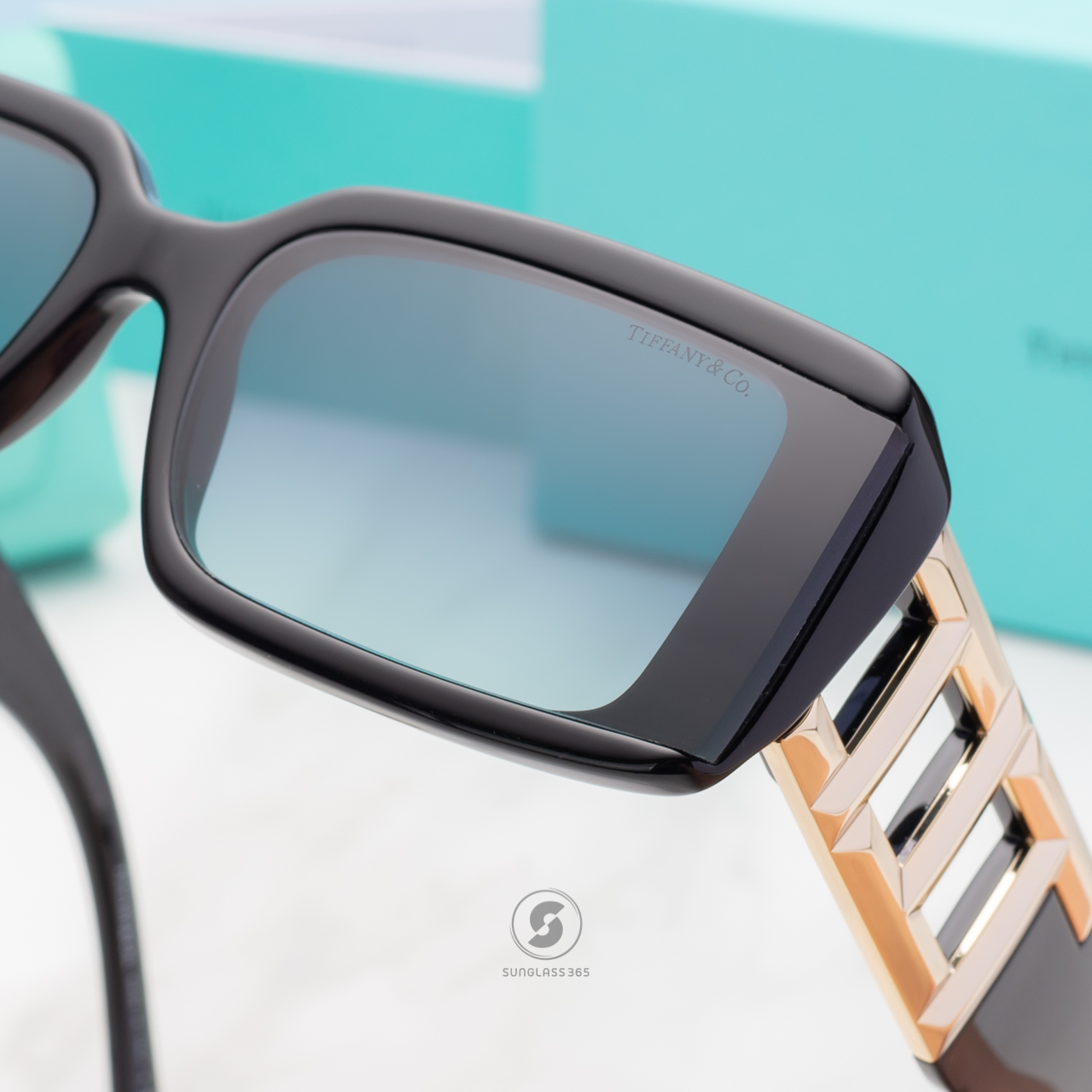 แว่นกันแดด TIFFANY & Co. TF4197 80019S