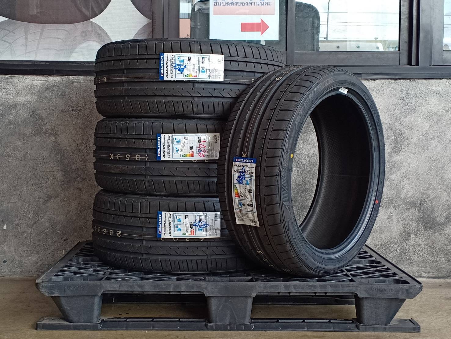 FALKEN 245/40ZR20 AZENIS FK453 99Y MADE IN JAPAN