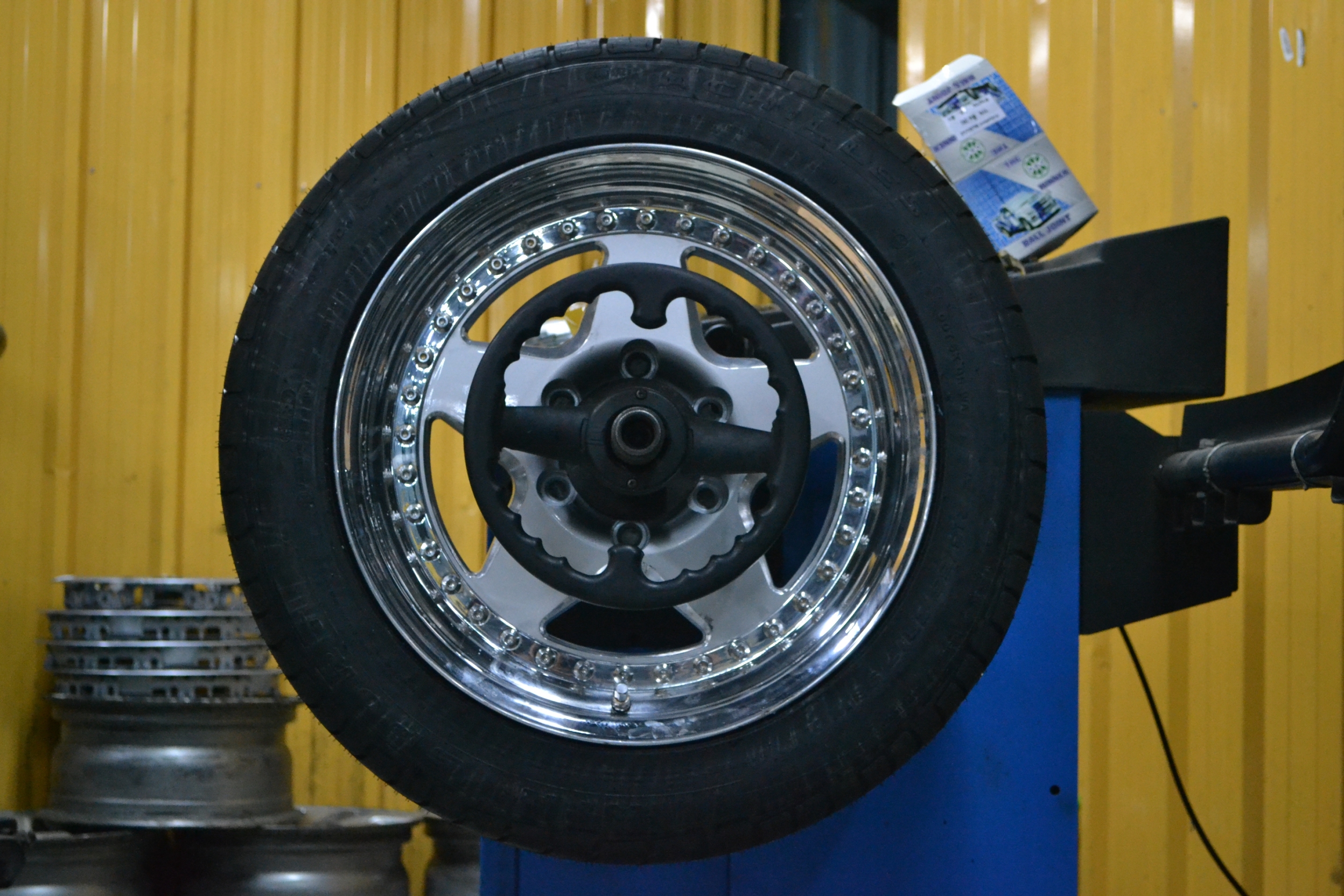 ยางใหม่ ACHILLES ATR SPORT 215-55-17 เส้น 1490 ปกติ 2800