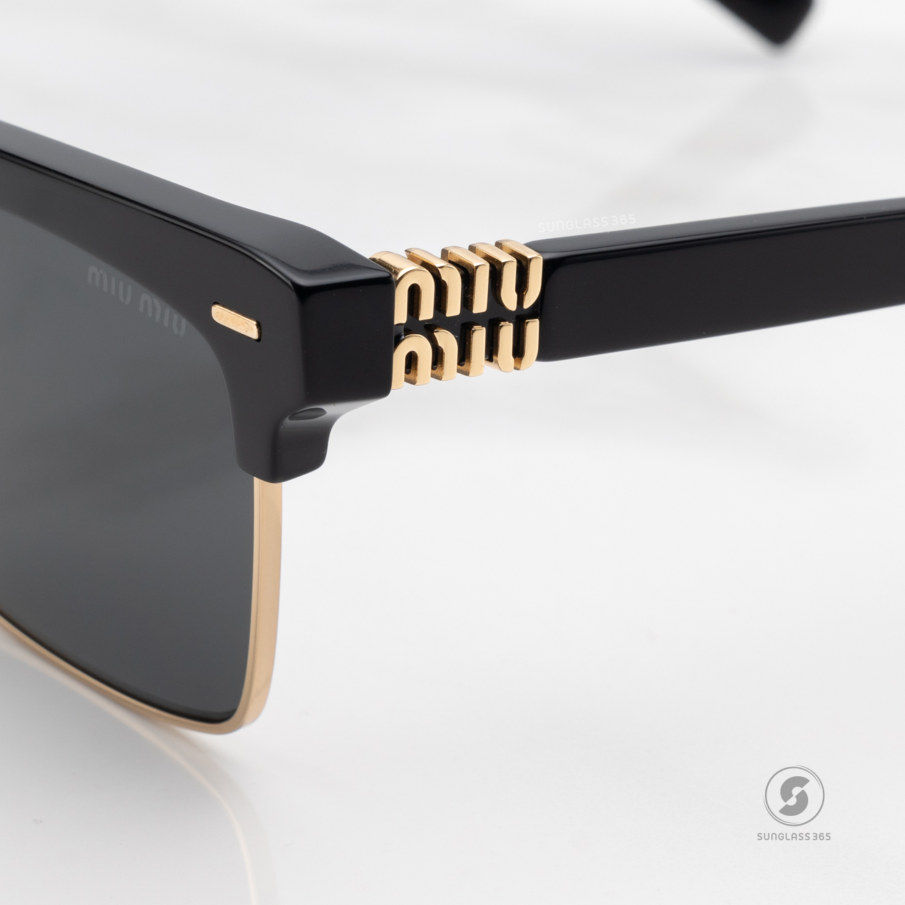 แว่นกันแดด Miu Miu Glimpse MU10ZS 1AB5S0