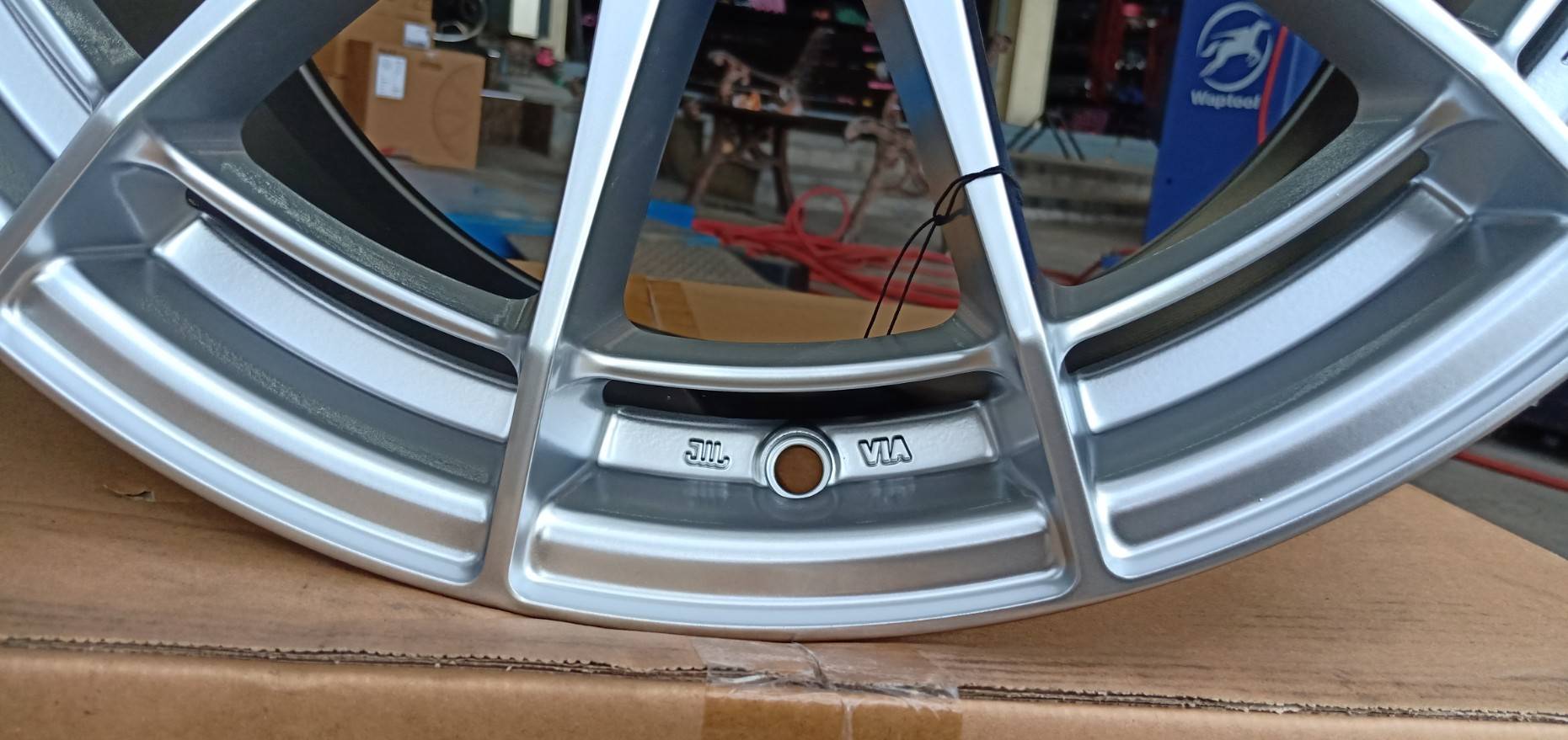 ล้อใหม่ ENKEI NT03RR ใส่เก๋ง ราคาพิเศษ สีซิลเวอร์