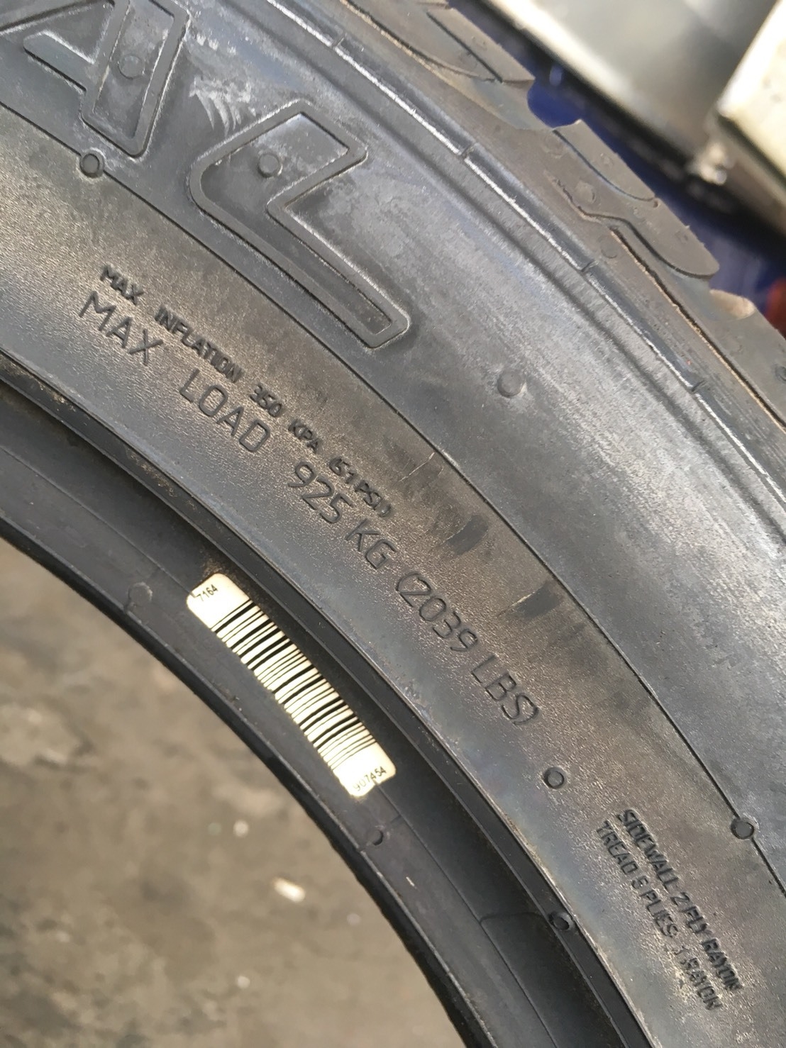 CONTINENTAL CROSS CONTACT UHP 255/45R20 เส้น 5500 ปกติ 12000 ปี16 ราคาพิเศษจำนวนจำกัด