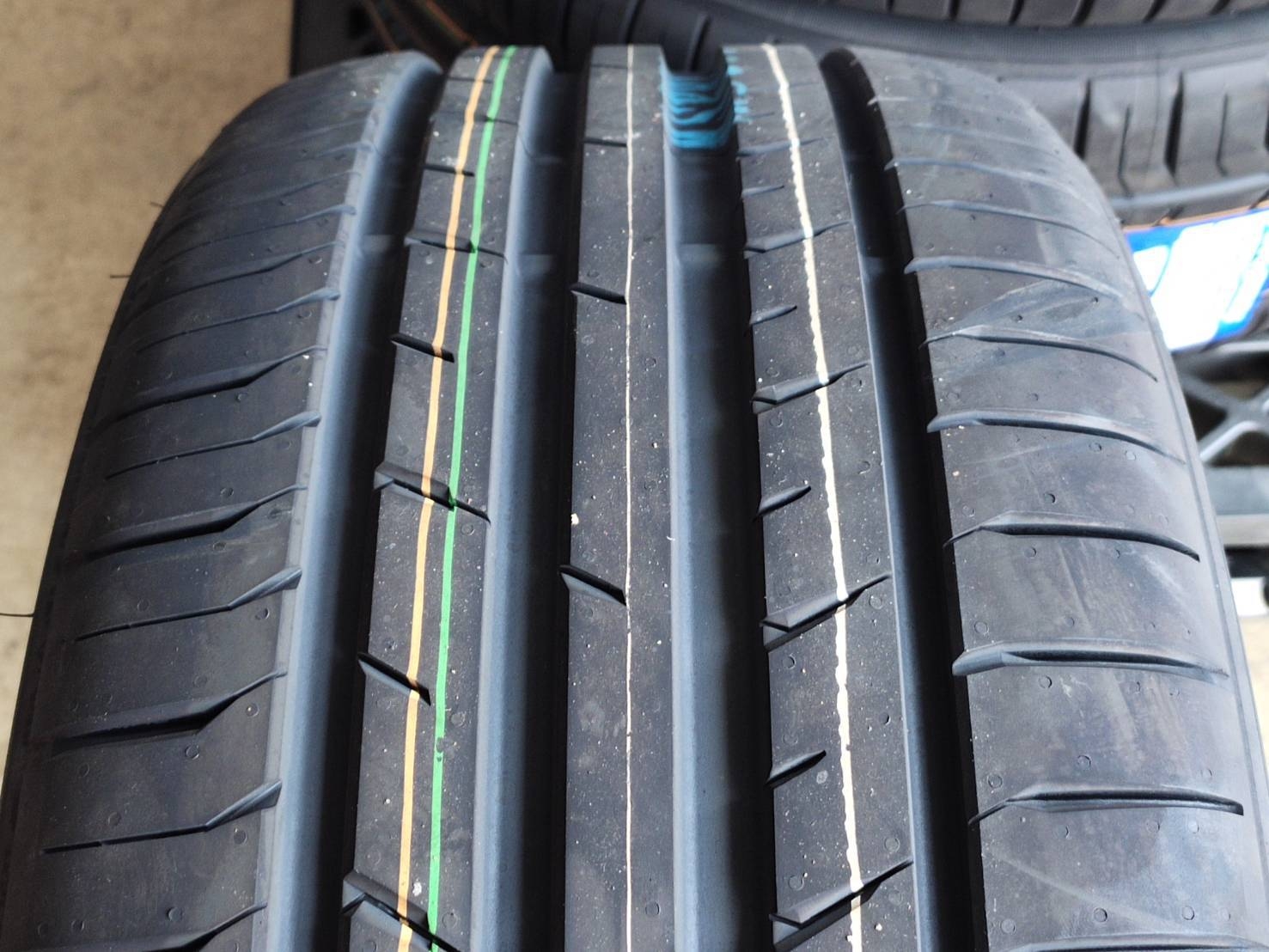 TOYO PROXES SPORT 235/40ZR19 96Y JAPAN