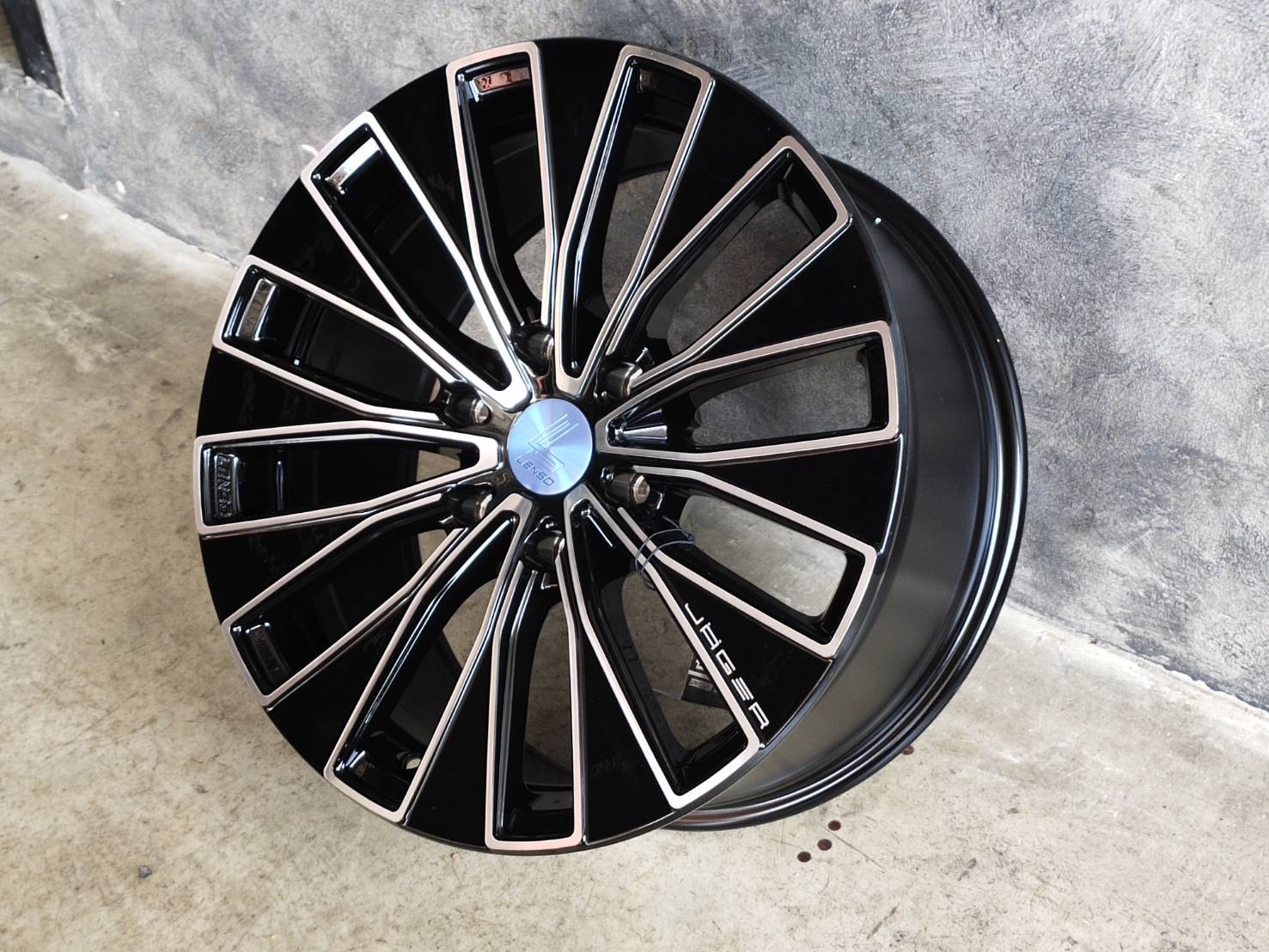 MAJETSTY JAGER-ENIGMA 18X8.5 6H130 ต้องการส่วนลดราคาพิเศษ กรุณาสอบถาม