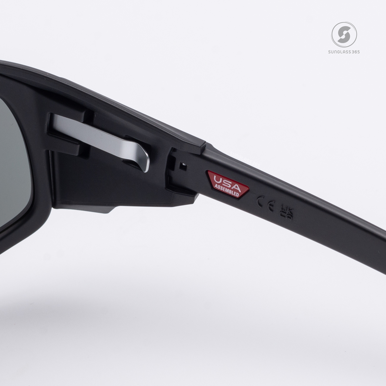 OAKLEY LATCH PANEL OO9404-01 Matte Black Prizm Black