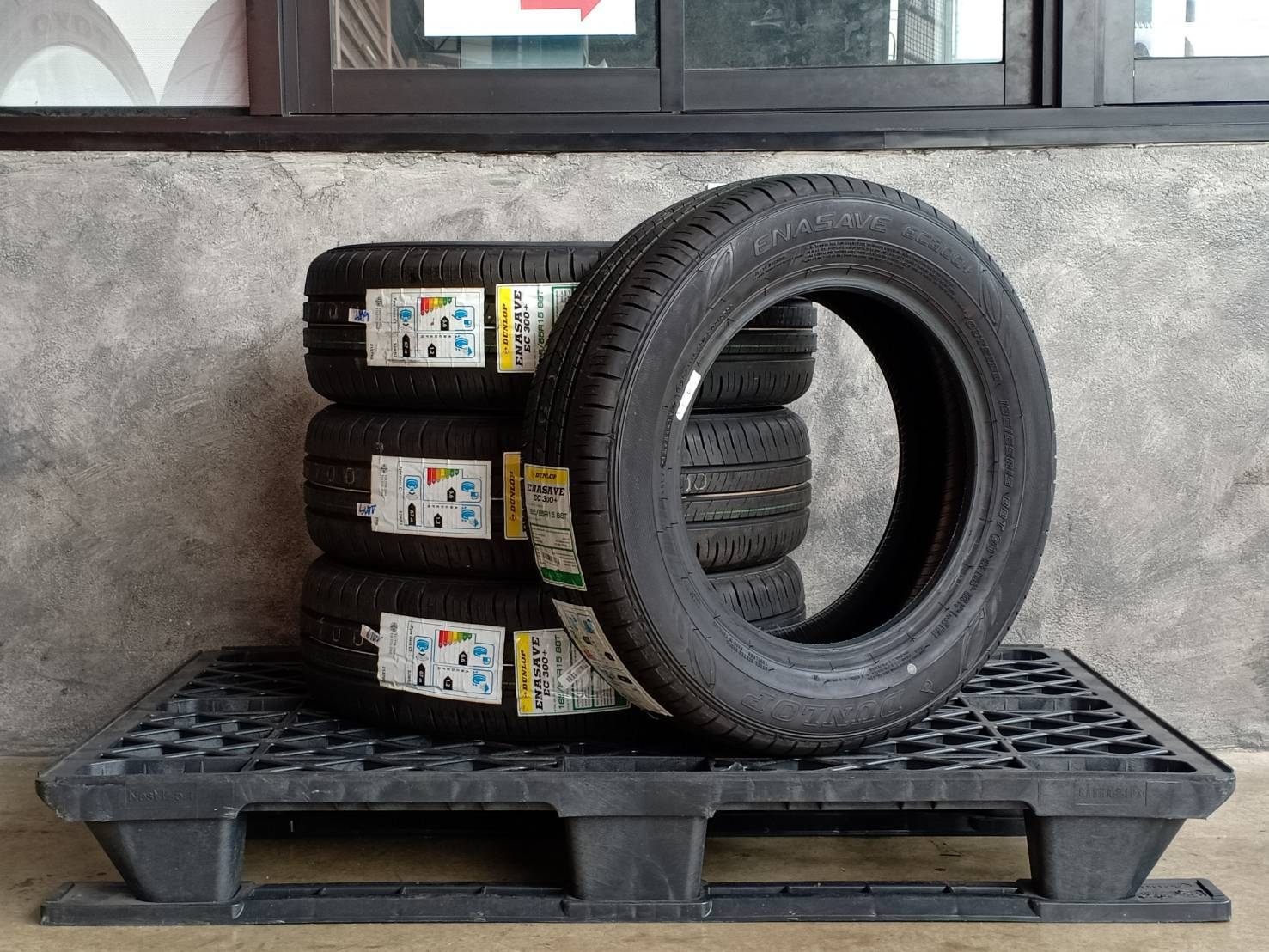 DUNLOP ENASAVE EC300PLUS 185/65R15 88T THAILAND