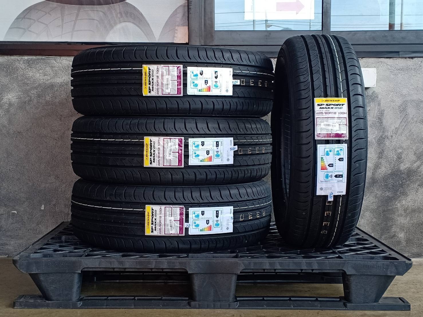 DUNLOP 225/60R18 SP SPORT MAXX 050 100H MADE IN THAILAND