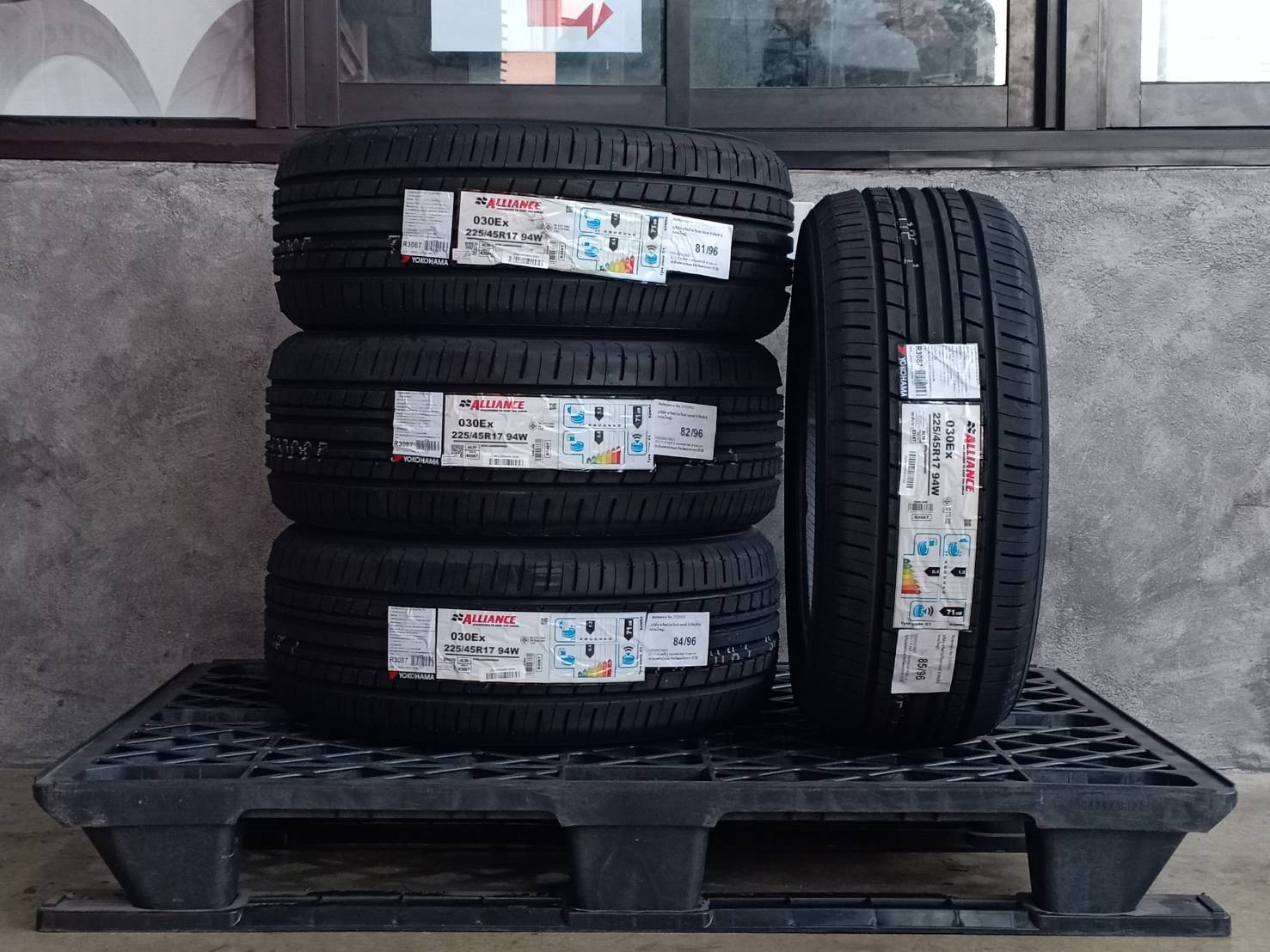 YOKOHAMA ALLIANCE 030EX 225/45R17 94W JAPAN