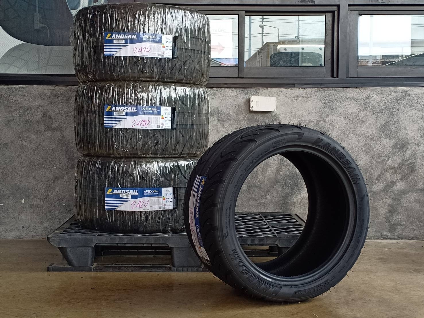 LANDSAIL 335/30ZR18 APEX KING AK01