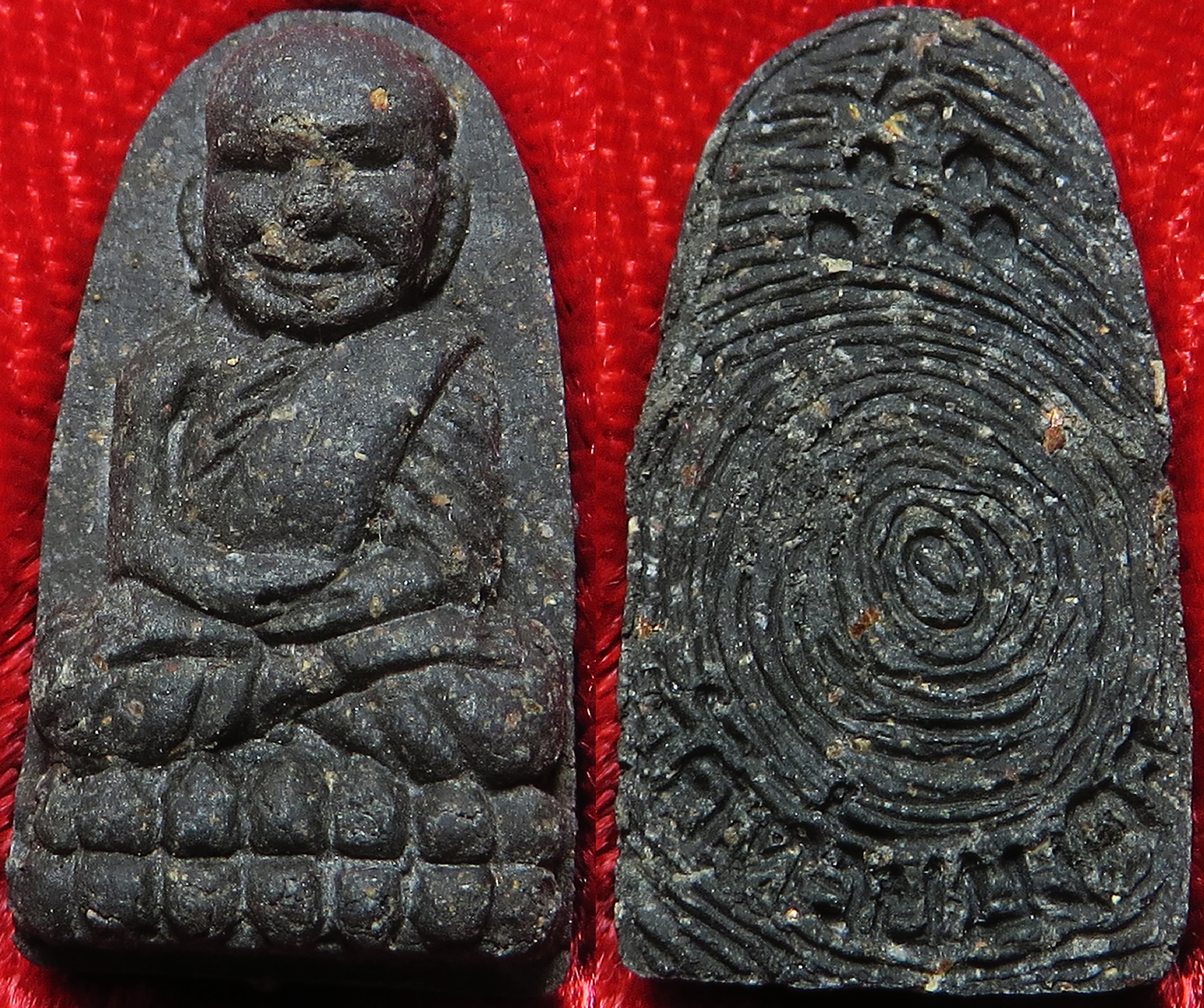 2208 หลวงปู่ทวด วัดห้วยมงคล จังหวัดประจวบคีรีขันธ์ เนื้อผงว่าน บูชาพร้อมกล่องเดิม จากทางวัด