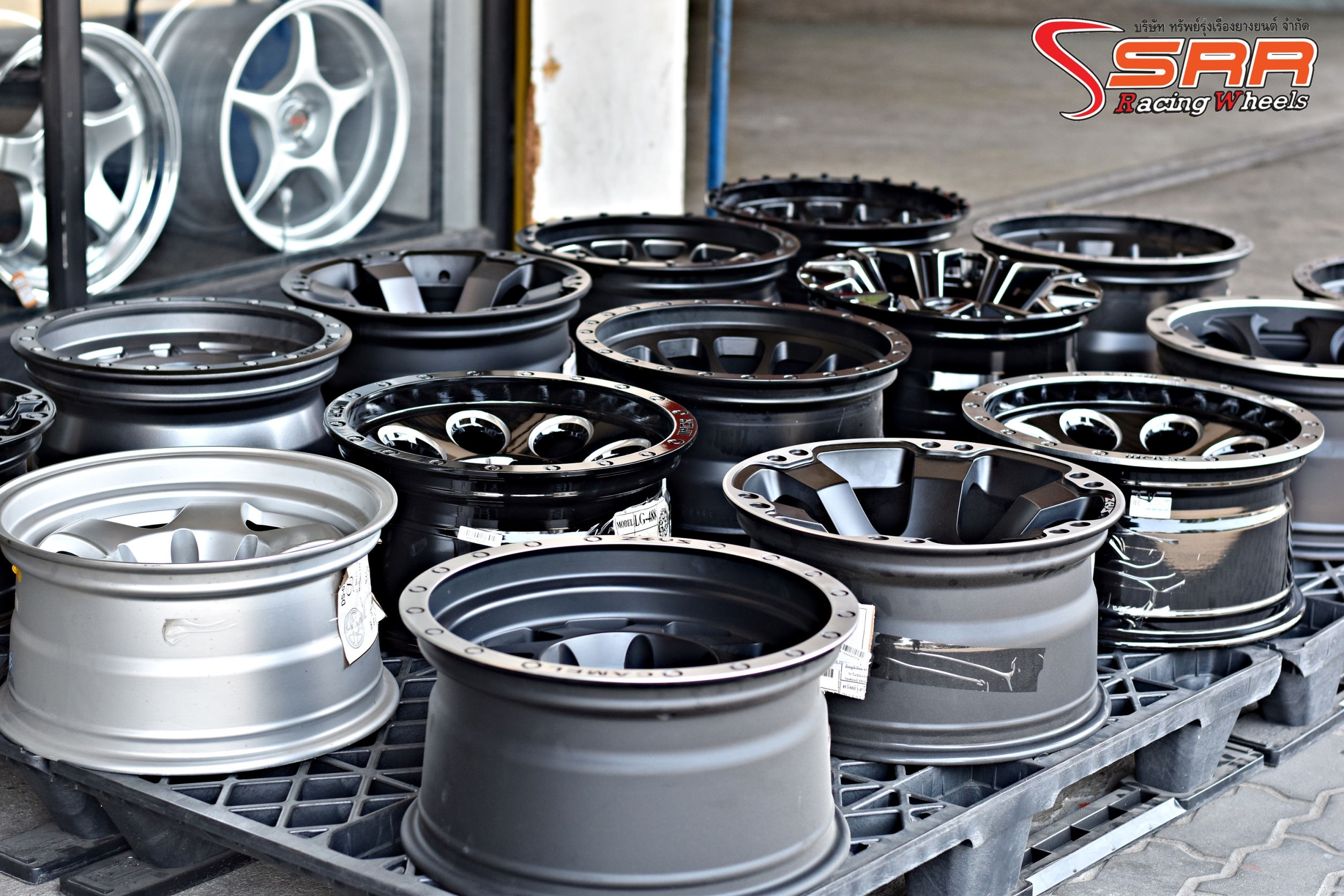 ล้อขอบ16 พร้อมยาง HANKOK HT 245/70R16 ปี19 ชุดละ 17800