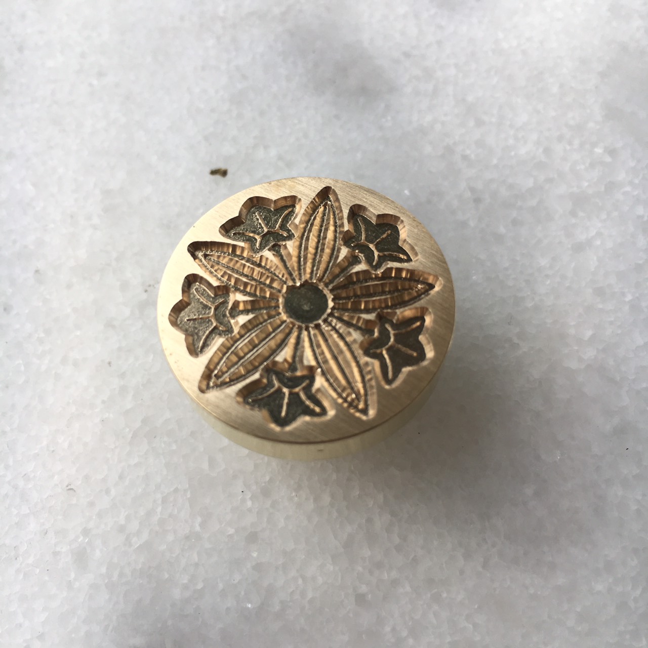 Japanese crest ขนาด 2.5 cm. (ด้ามไม้)