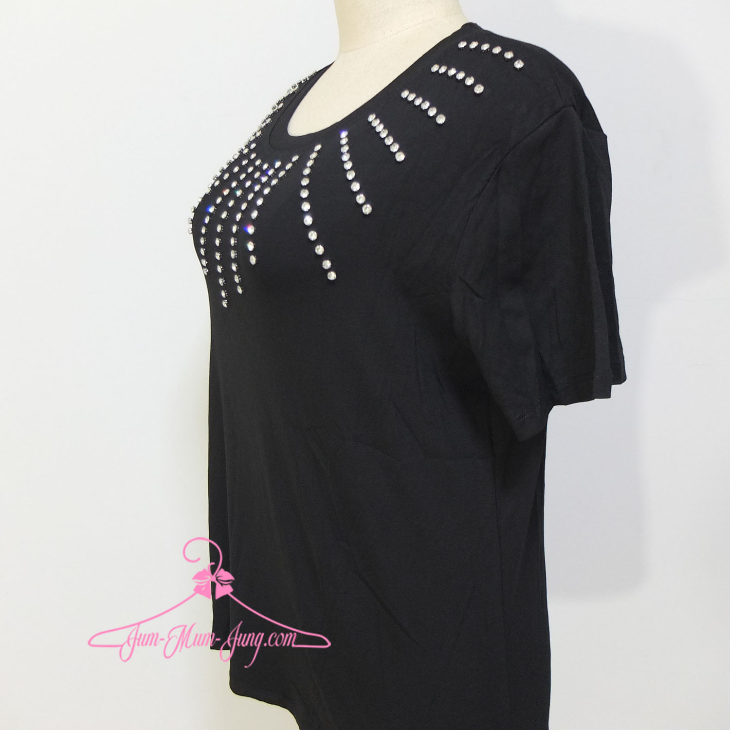 *อก48-50นิ้ว*เสื้อคนอ้วนผ้ายืดยูนิโคล่สีดำตอกเพชรช่วงคอ เนื้อผ้ายืดได้เยอะ สวยวิบวับน่ารักมากๆค่ะ