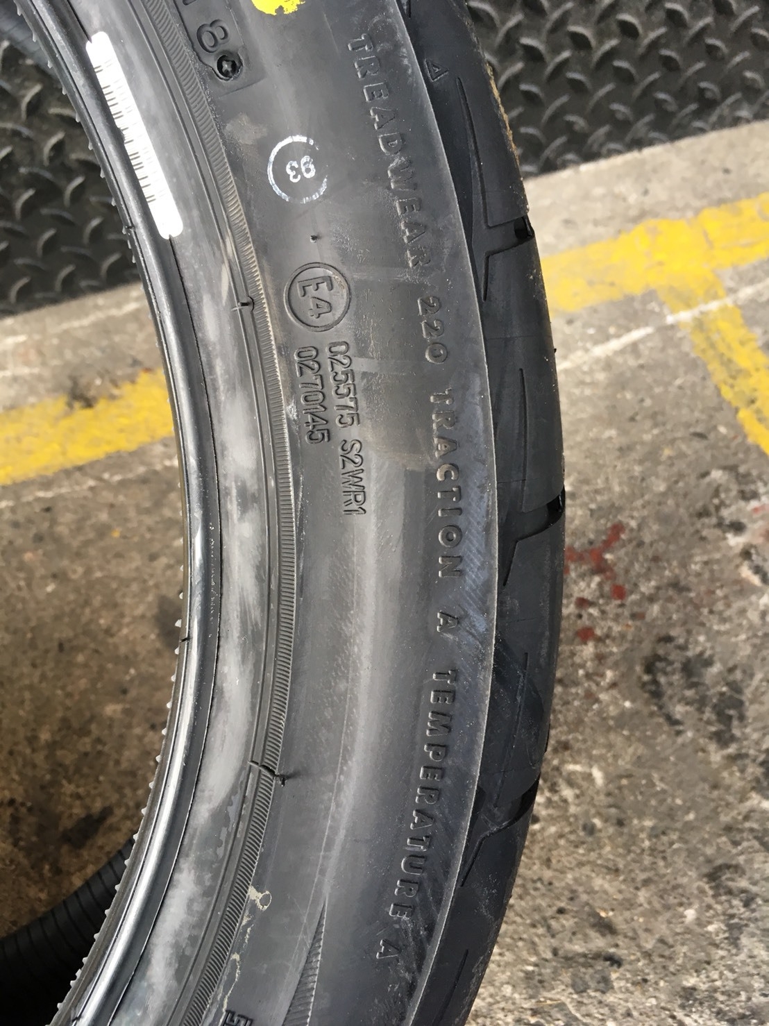 BRIDGESTONE POTENZA RE003 225-45-18 เส้น 6800บาท