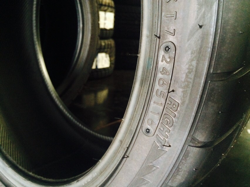 TOYO R1R 225/40-18 เส้น 5500 ปกติ 8500
