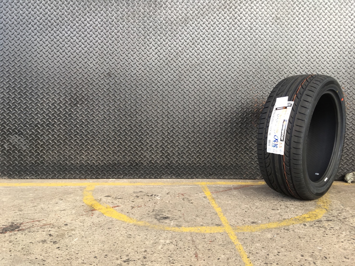 HANKOOK V12 EVO-2 215-45-17 ปี 18