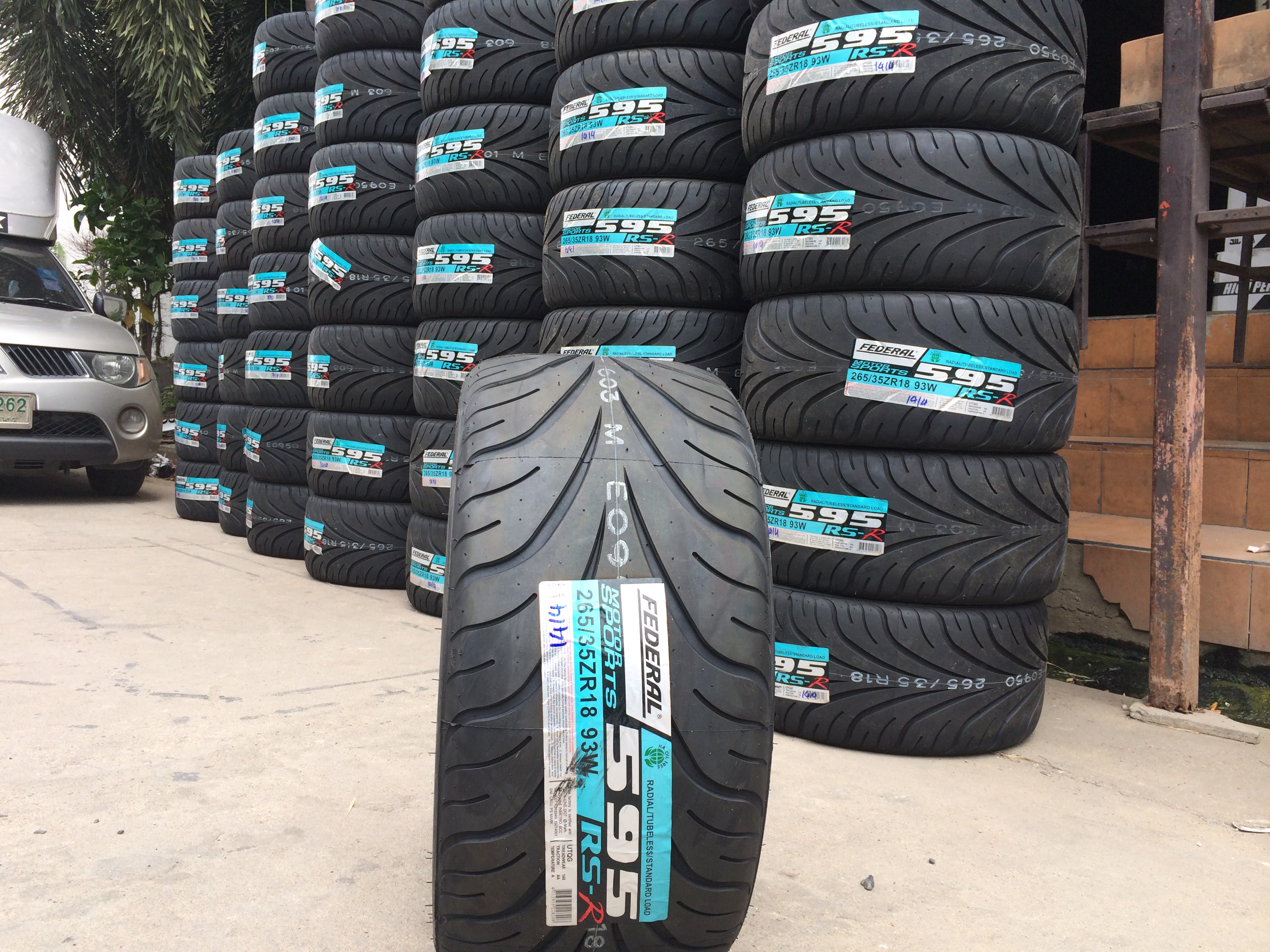 FEDERAL 595 RS-R 285/30-18 เส้นละ 4750 บาท ปกติ 10000