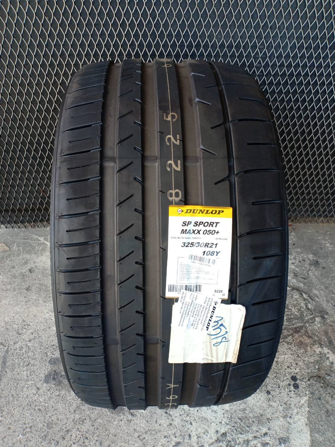 DUNLOP SPMAXX050 PLUS 325/30-21 เส้น 9500 ปกติ 24000